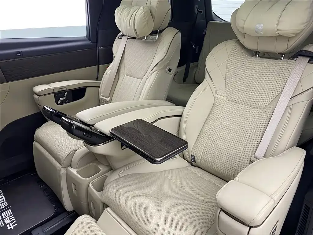 Toyota Alphard — фото 8