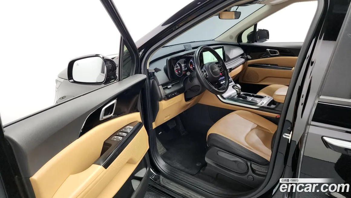 Kia Carnival — фото 10