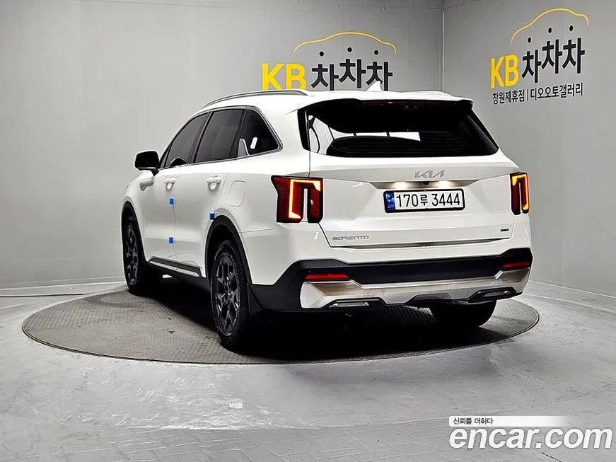 Kia Sorento — фото 5