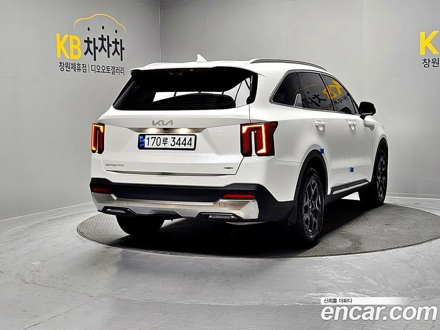 Kia Sorento — фото 6