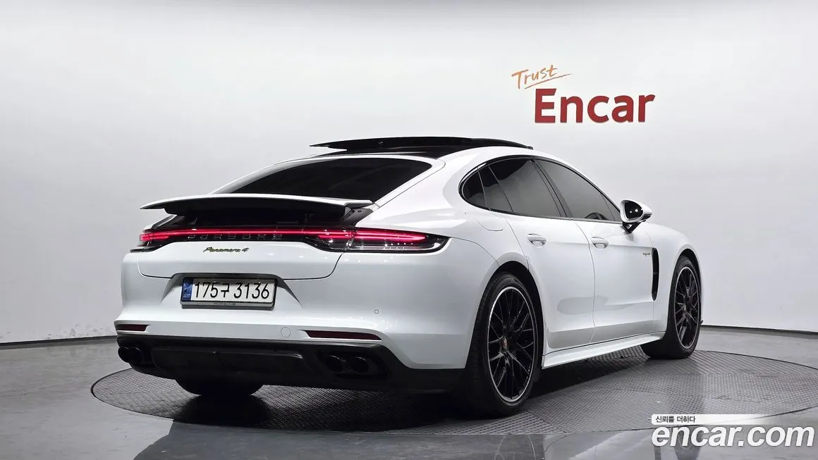 Porsche Panamera 2021 из KR, фото 2