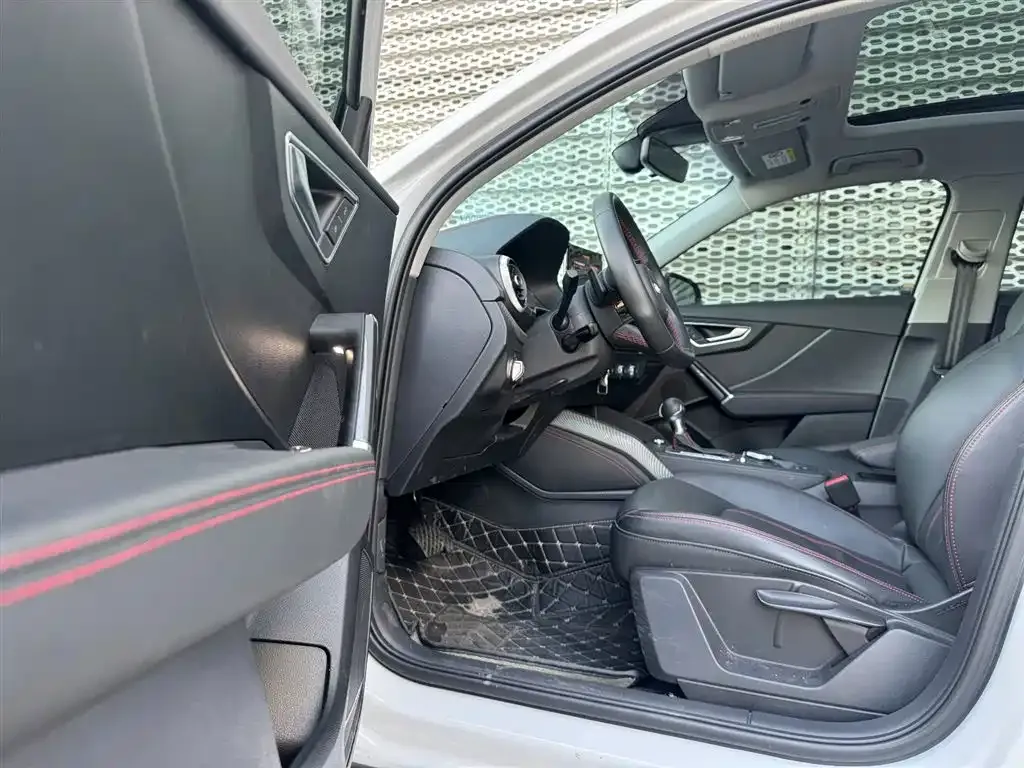 Audi Q2L 2023 из CN, фото 6