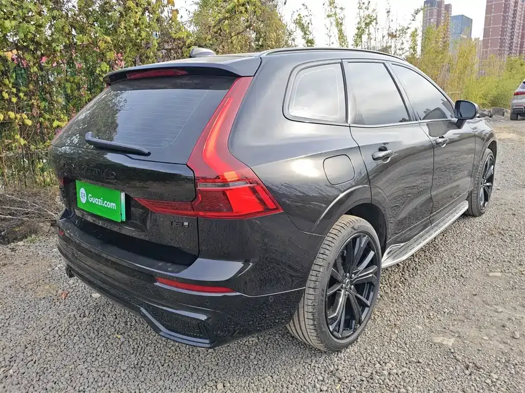 Volvo XC60 PHEV — фото 7