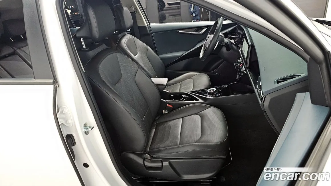 Kia Niro — фото 10