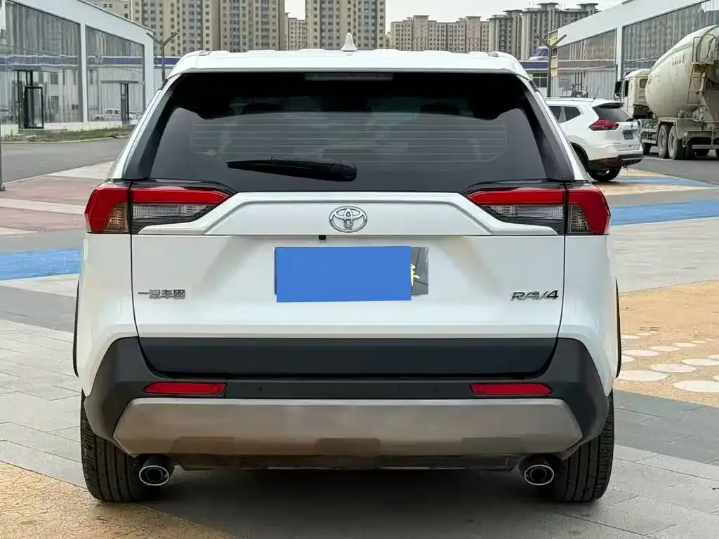 Toyota RAV4 2023 из CN, фото 8