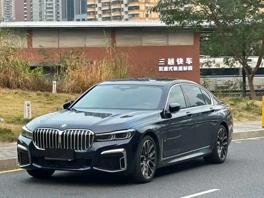 BMW 7 Series 2021 из CN, фото 2