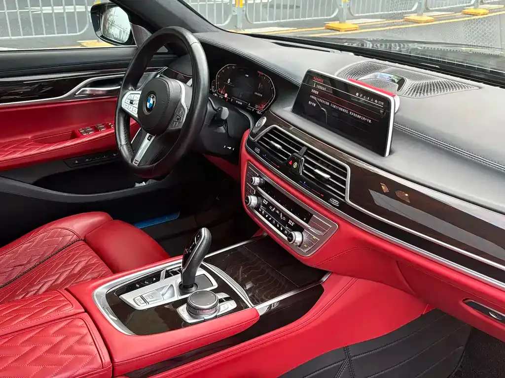BMW 7 Series 2021 из CN, фото 8