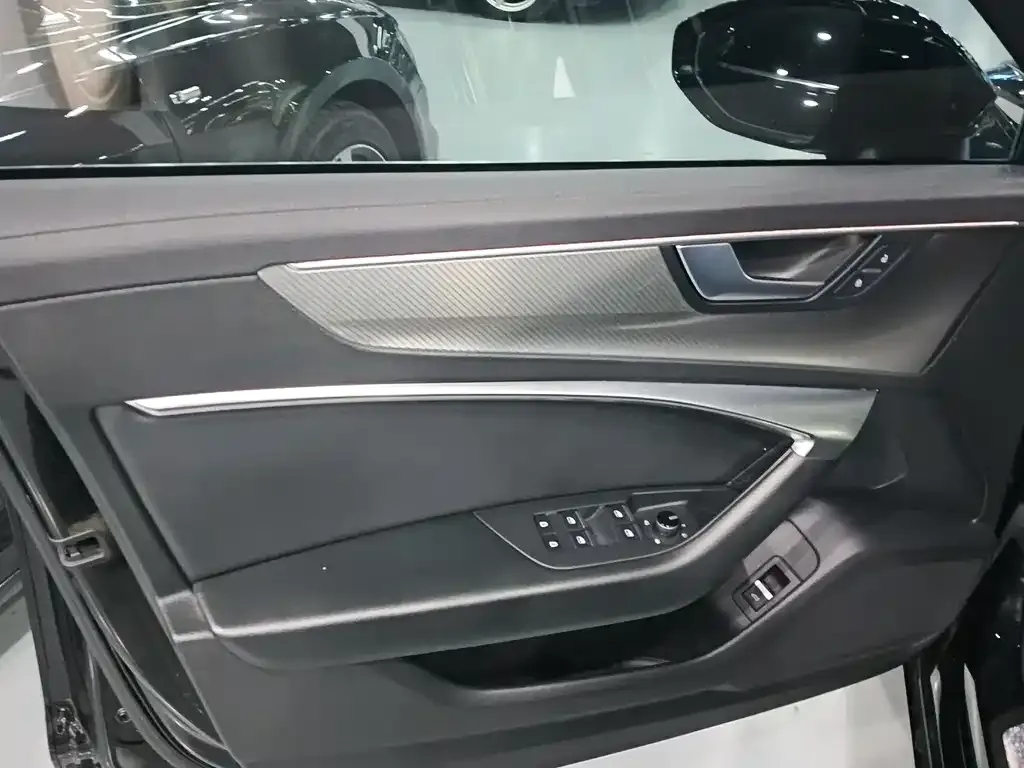 Audi A6L 2021 из CN, фото 4