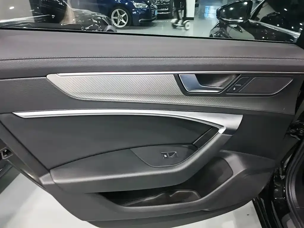 Audi A6L 2021 из CN, фото 7