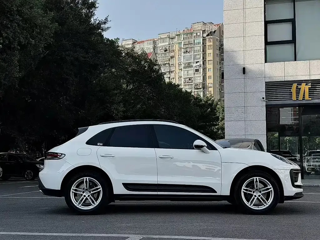 Porsche Macan — фото 9
