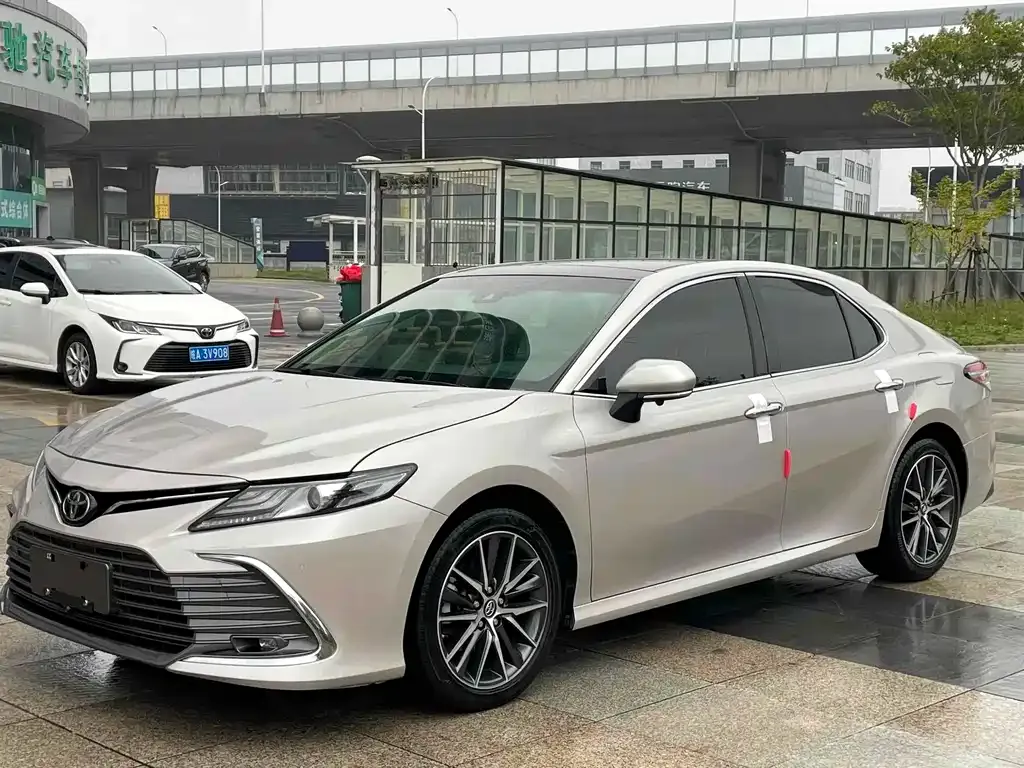 Toyota Camry 2023 из CN, фото 1