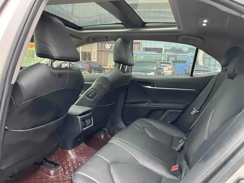 Toyota Camry 2023 из CN, фото 7