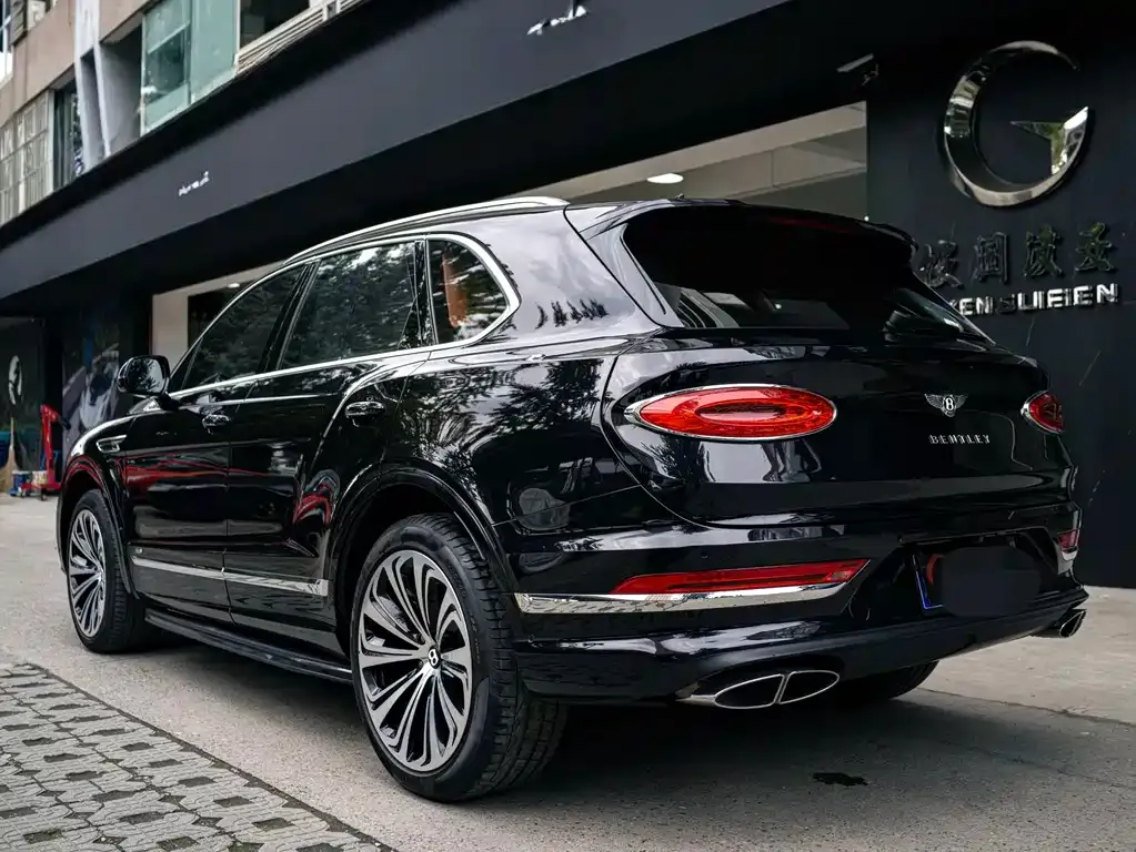Bentley Bentayga 2022 из CN, фото 2