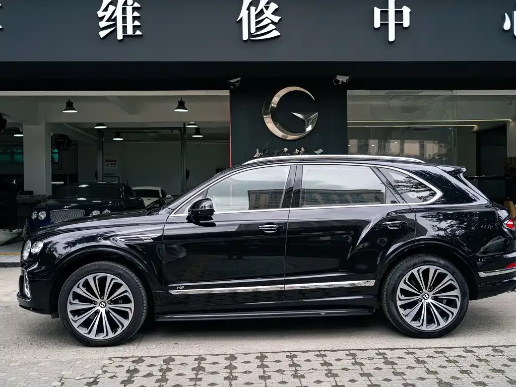 Bentley Bentayga 2022 из CN, фото 3