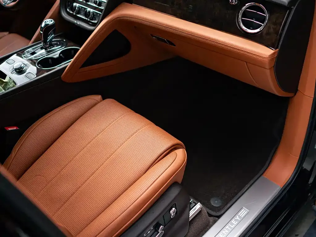 Bentley Bentayga 2022 из CN, фото 8