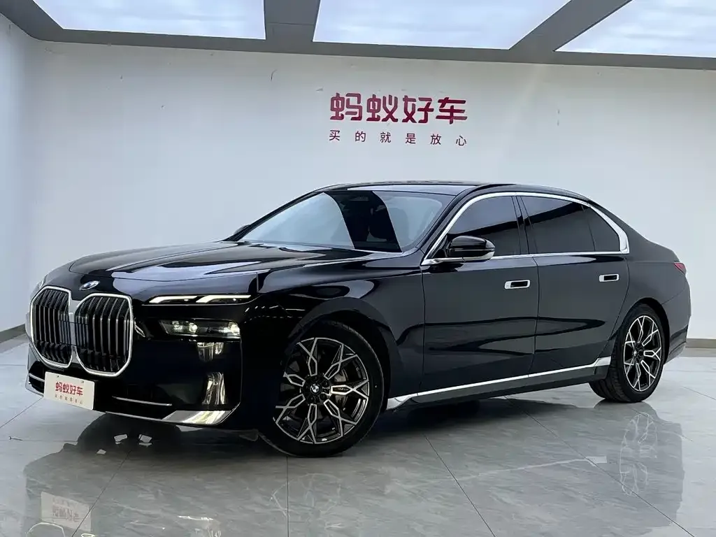BMW 7 Series 2023 из CN, фото 1