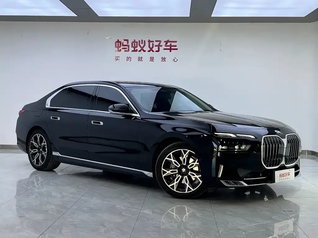 BMW 7 Series 2023 из CN, фото 3