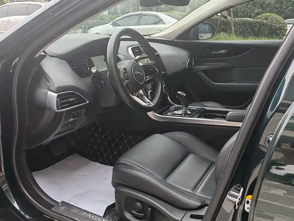 Jaguar XEL 2022 из CN, фото 4