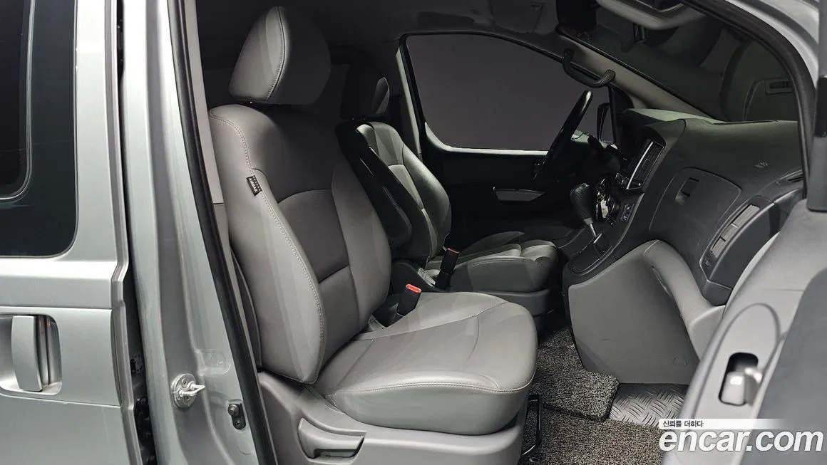 Hyundai Starex — фото 10