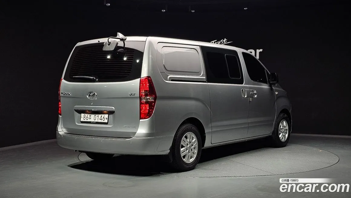 Hyundai Starex — фото 2