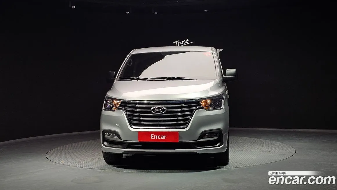 Hyundai Starex — фото 3