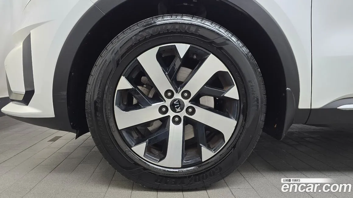 Kia Sorento — фото 5