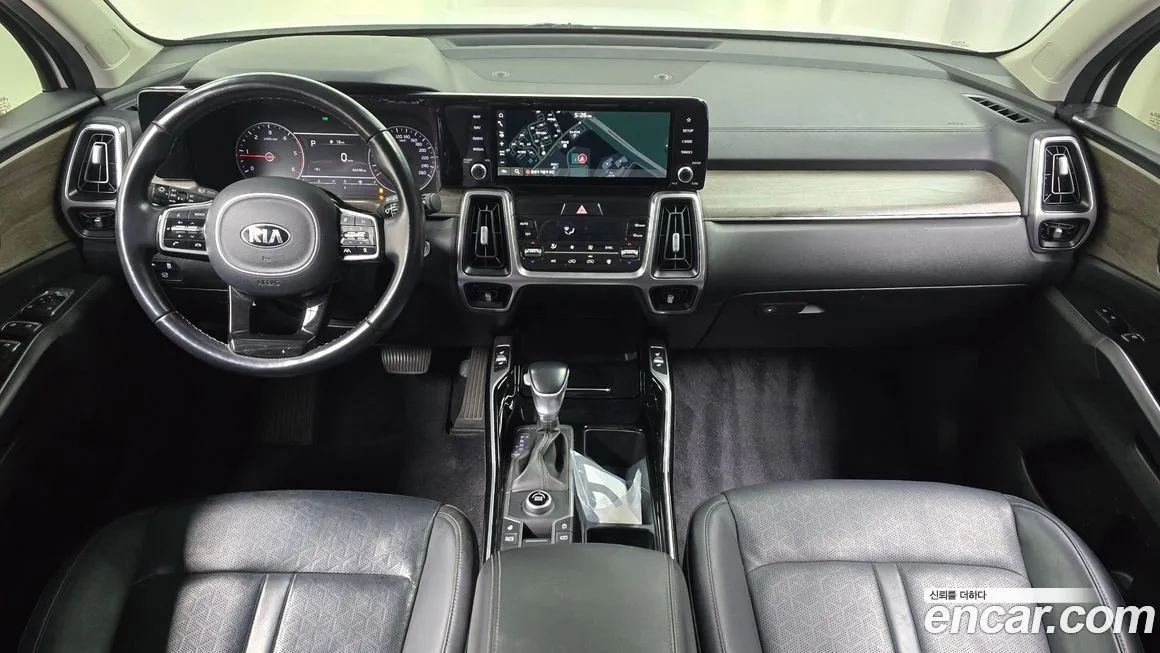 Kia Sorento — фото 7