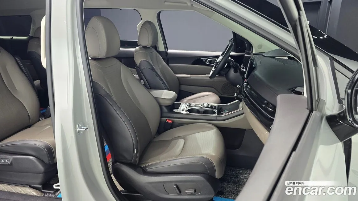 Kia Carnival — фото 10