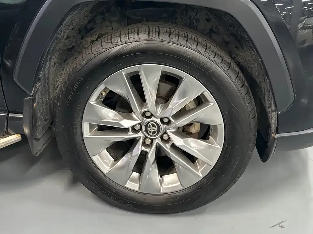Toyota Wildlander — фото 10