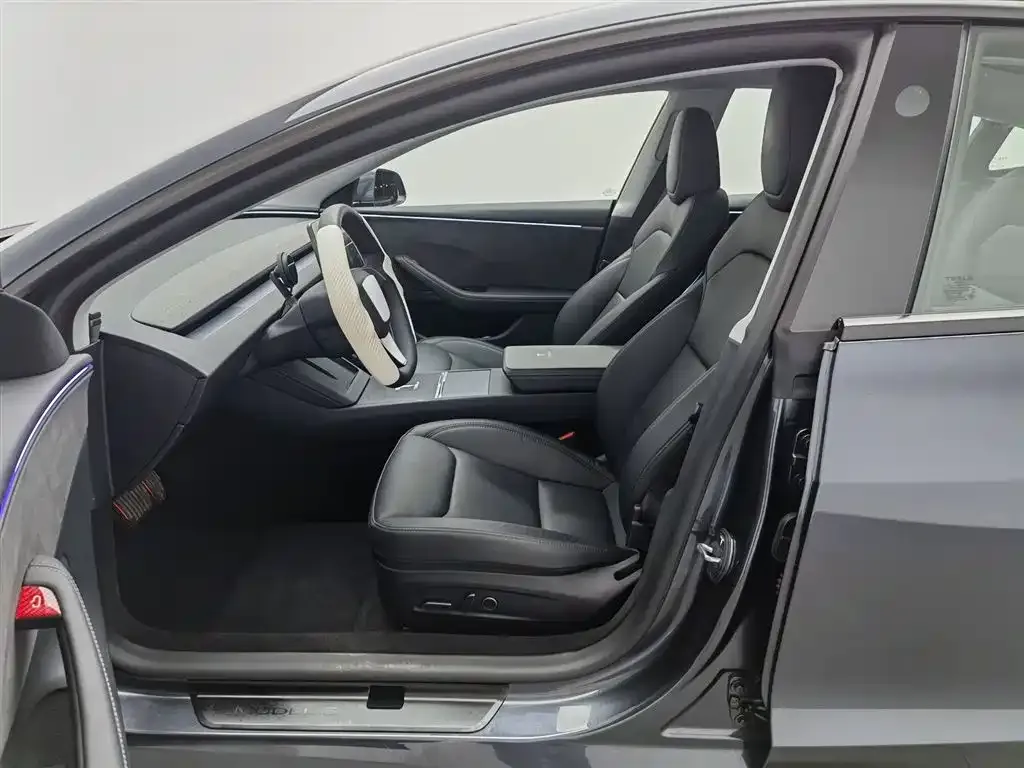 Tesla Model 3 — фото 10
