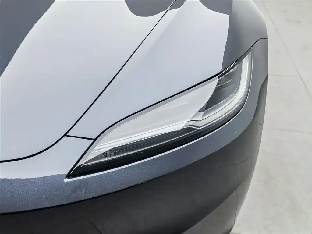 Tesla Model 3 — фото 7