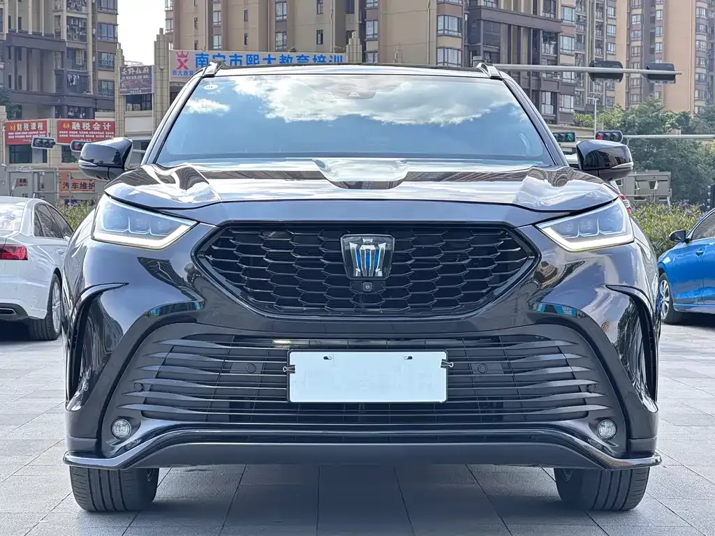 Toyota Crown Kluger 2021 из CN, фото 2