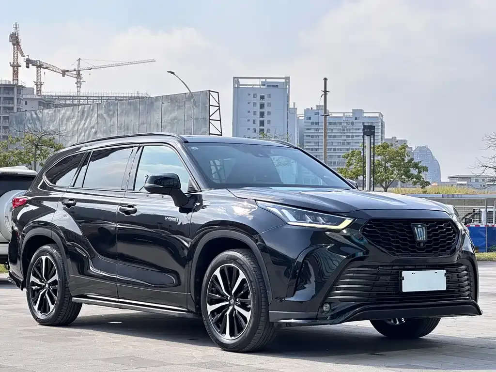 Toyota Crown Kluger 2021 из CN, фото 3