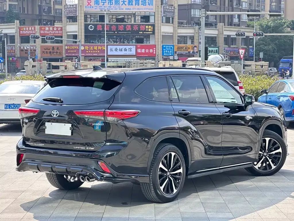 Toyota Crown Kluger 2021 из CN, фото 4
