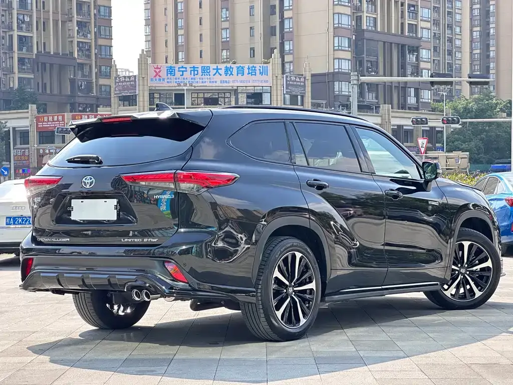 Toyota Crown Kluger 2021 из CN, фото 5