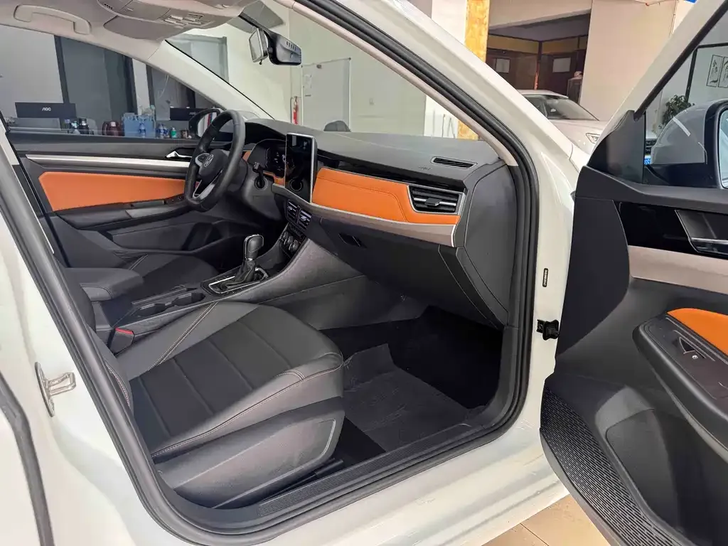 Volkswagen Bora 2022 из CN, фото 10