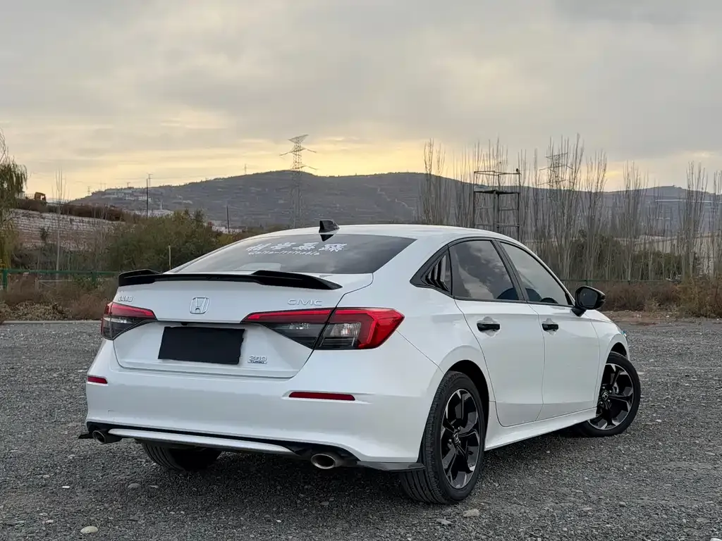 Honda Civic 2024 из CN, фото 4