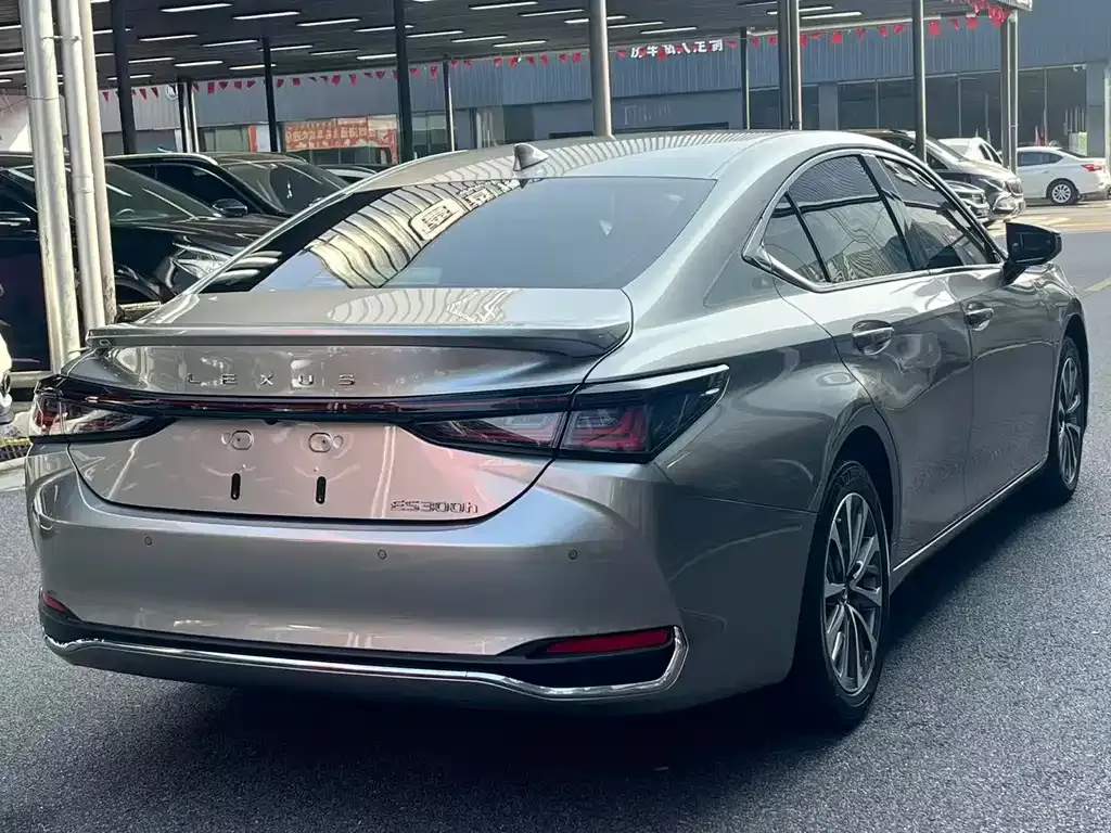 Lexus ES 2025 из CN, фото 4