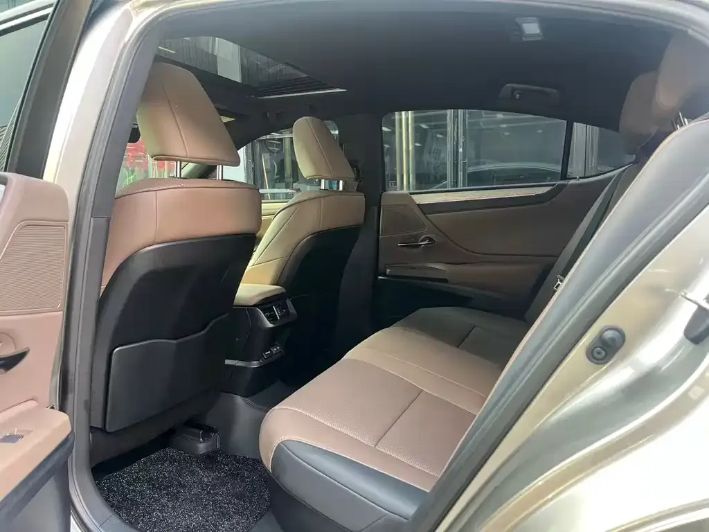 Lexus ES 2025 из CN, фото 8