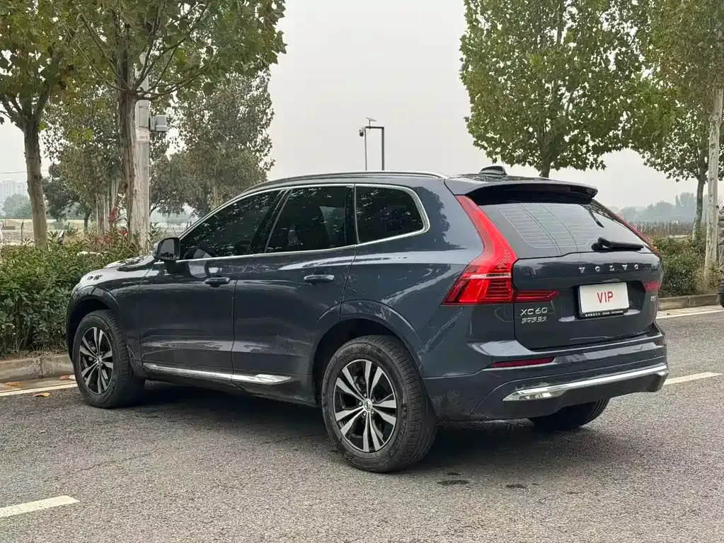 Volvo XC60 — фото 7