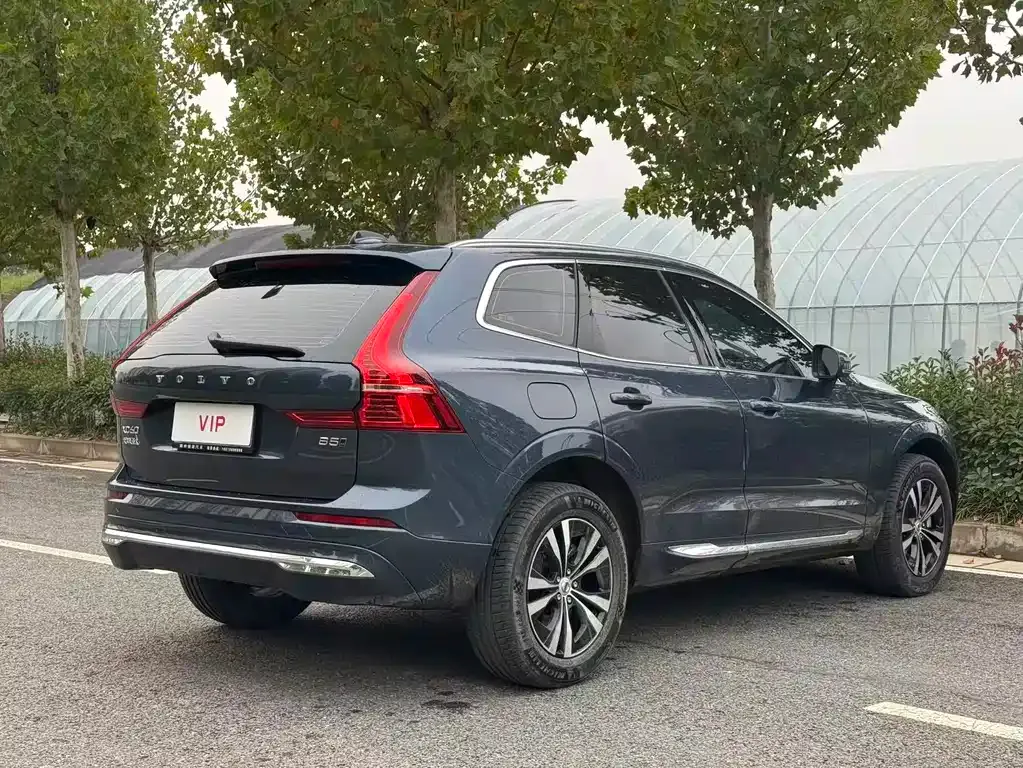 Volvo XC60 — фото 9