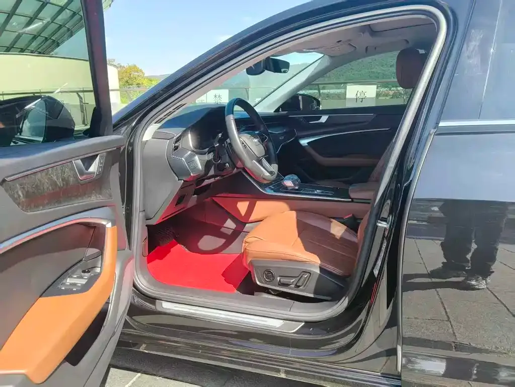 Audi A6L 2022 из CN, фото 7