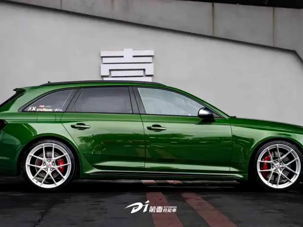 Audi RS 4 2021 из CN, фото 5