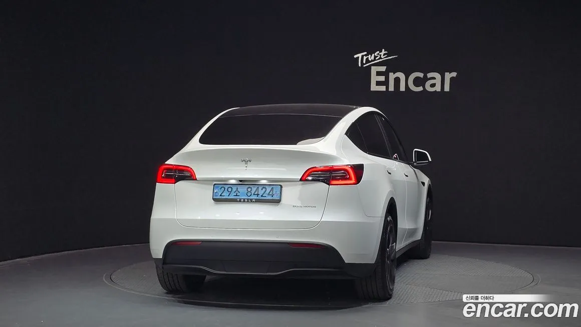 Tesla Model Y — фото 4