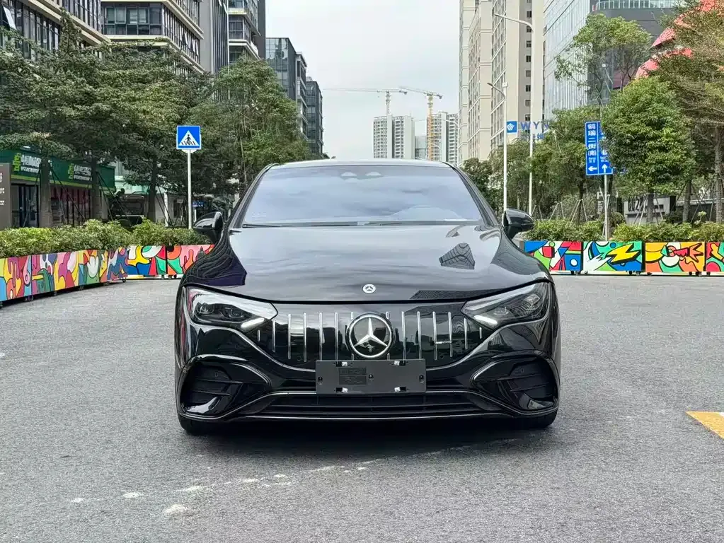Mercedes-Benz EQE AMG — фото 2