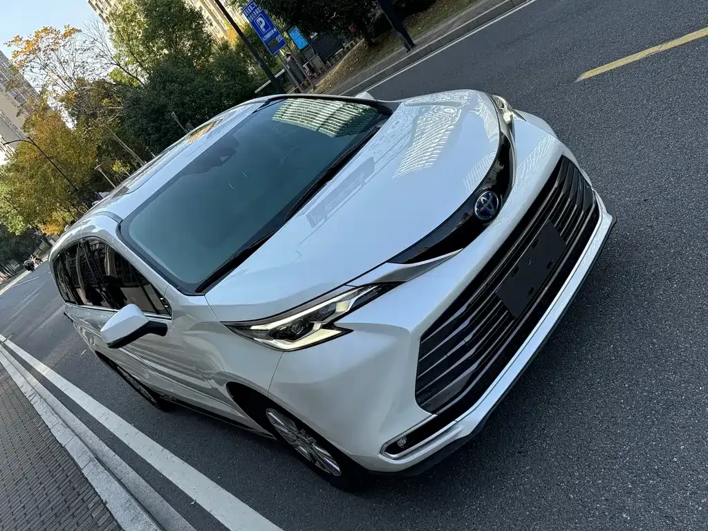 Toyota Sienna 2023 из CN, фото 8