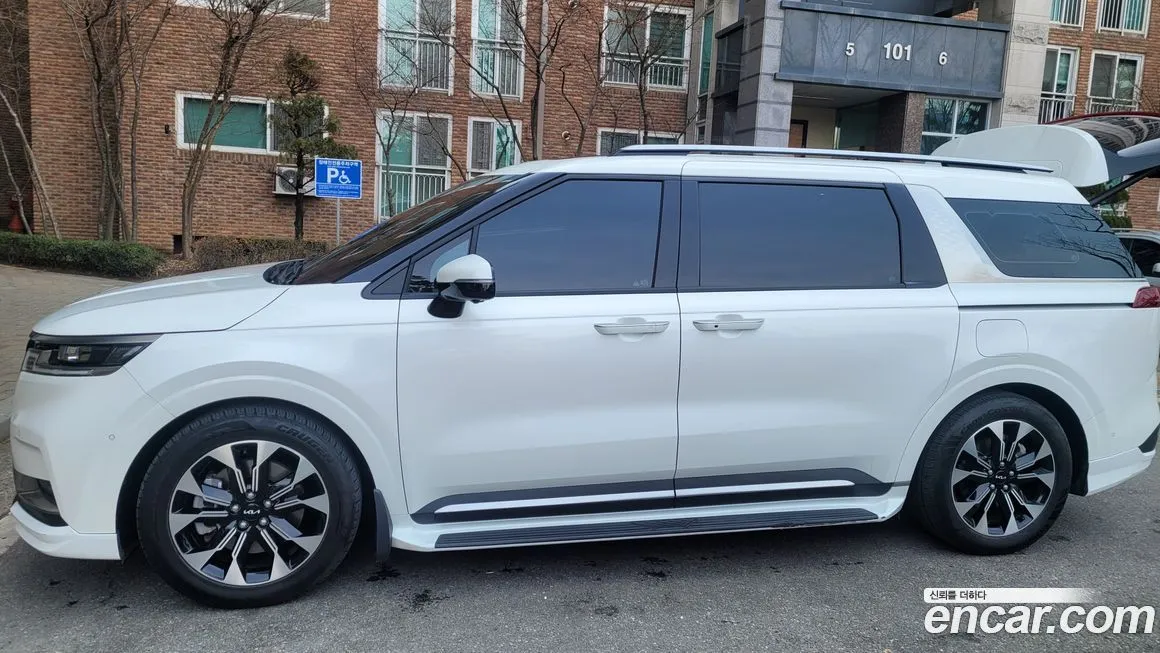 Kia Carnival — фото 10
