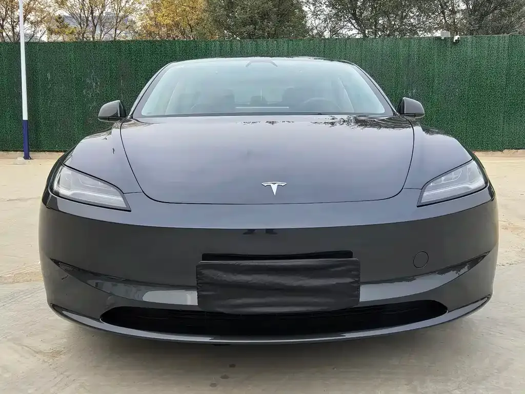 Tesla Model 3 — фото 2