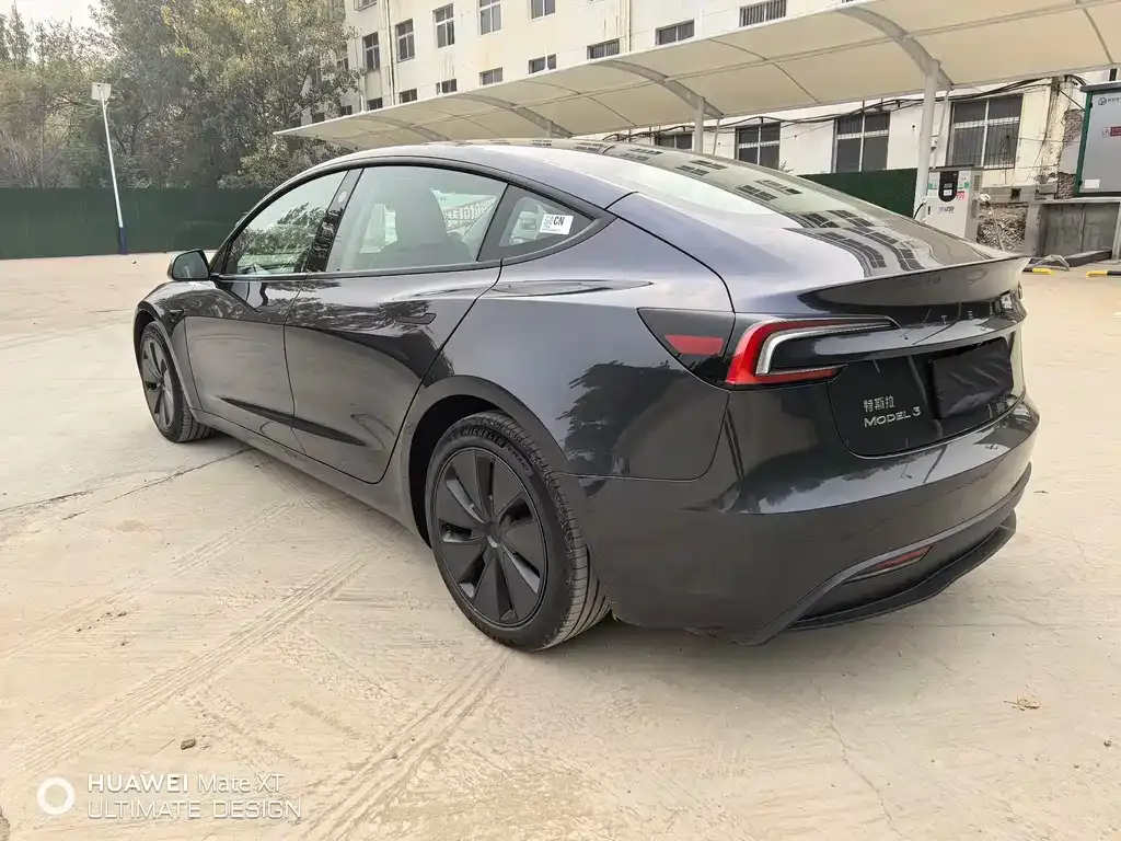 Tesla Model 3 — фото 4
