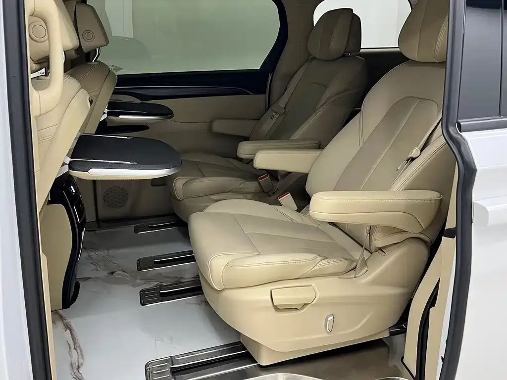 Buick GL8 2023 из CN, фото 6